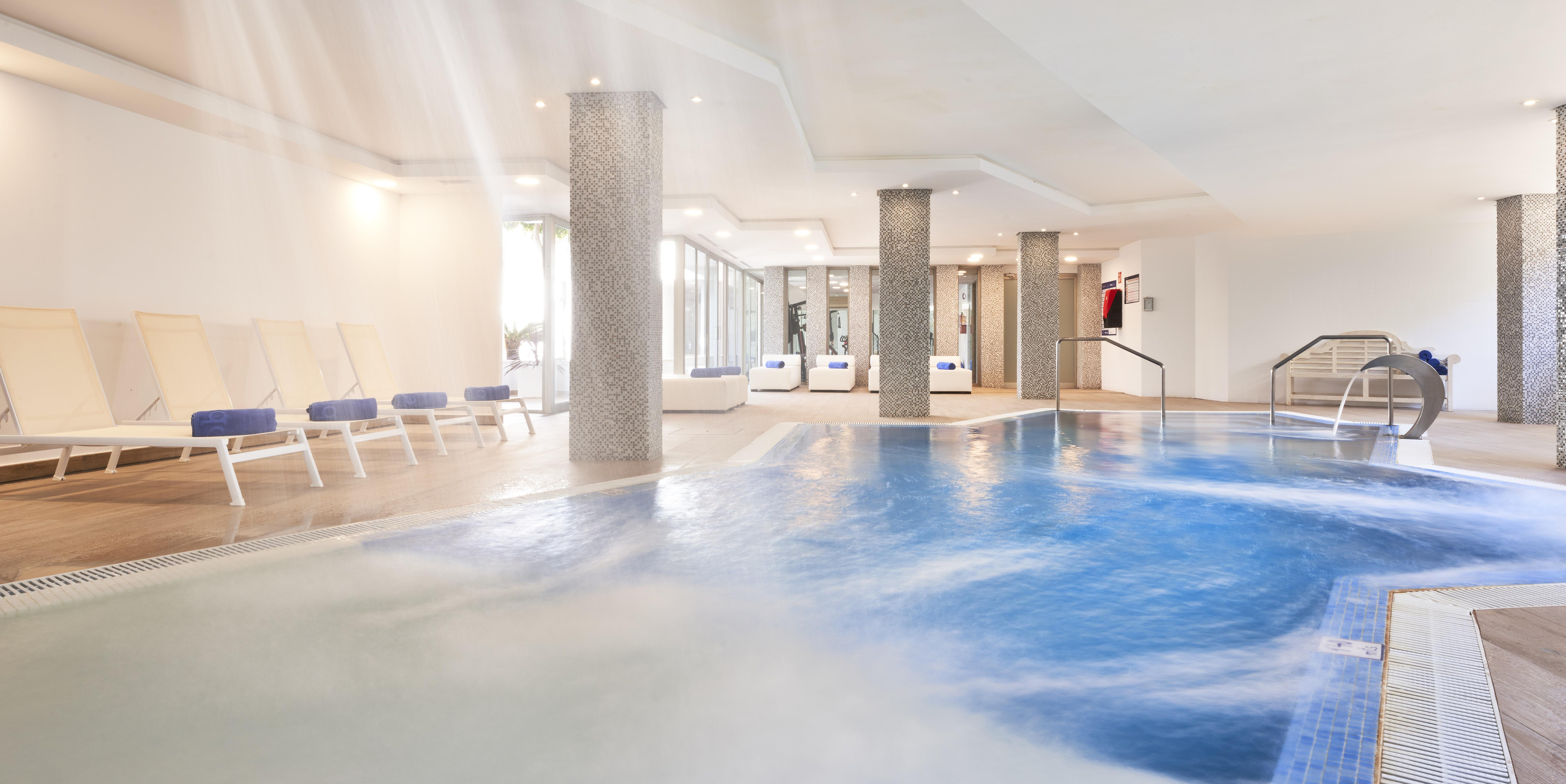 Globales Hotel 4*